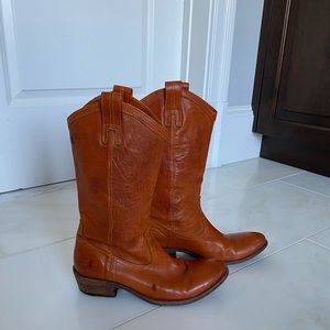 Frye Billy Pull on boots size 8- burnt orange